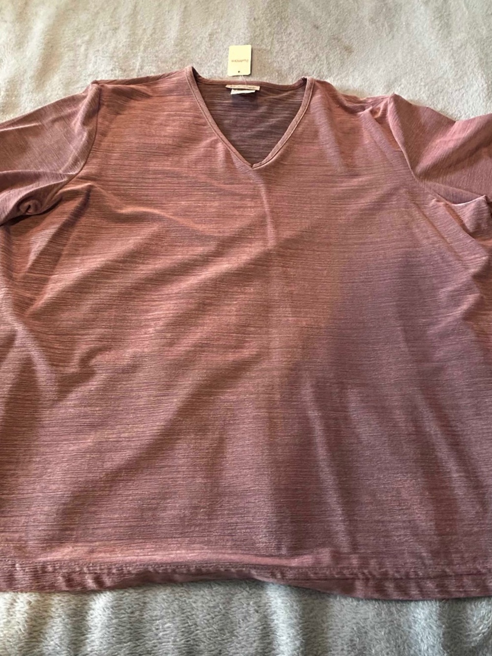 T-SHIRT, VEE NECK, MARLED PLUM, SIZE 2X, MADE IN CANADA!, SHORT SLEEVES, WITH
